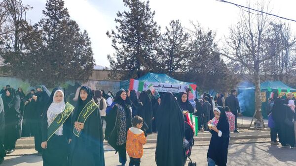 جشن ملی ۲۲ بهمن با حضور خانواده‌ها و نسل جوان  در یاسوج