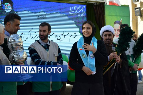 عطر رضوی در جشن نیمه شعبان مدرسه حکمت