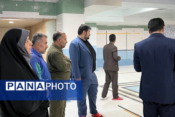 بازرسی مکان برگزاری رقابت‌های ورزش دانش‌آموزی در منطقه رودهن توسط مسئولان اداره‌کل شهرستان‌های تهران