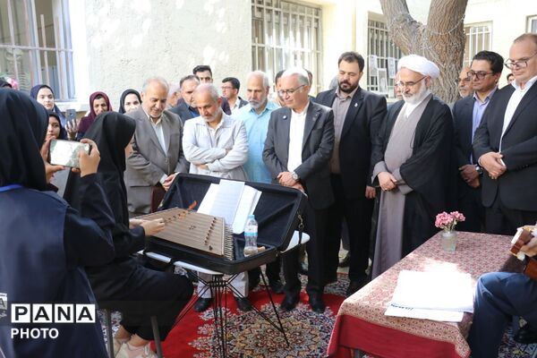 نمایشگاه زنگ مهر در ناحیه یک مشهد 