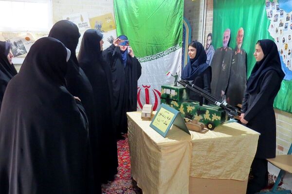 فجر دانش آموزی در قلبِ ری
