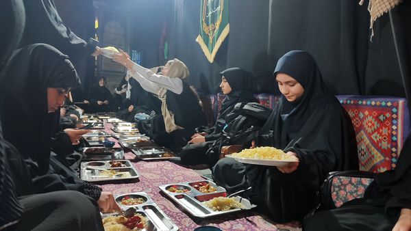 عزاداری نوجوانان بنت الهدی‌ در شب هشتم محرم