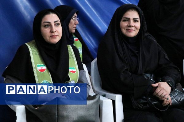 همایش «یاوران انقلاب» در بهارستان‌دو