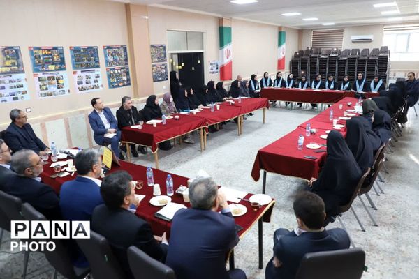 مطالبات بی‌واسطه شورای دانش‌آموزی مدرسه شهید مسافری تبریز با مسوولان وزارت آموزش و پرورش 