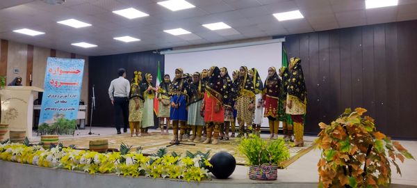 رقابت گروه‌های سرود منطقه‌ای در کانون شهید رضاپور فین