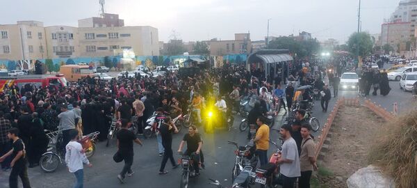 استقبال عزاداران حسینی از کاروان نمادین اسرای کربلا در قم