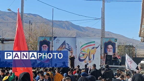 حضور پرشور و حماسه‌آفرین دانش‌آموزان نسر در راهپیمایی یوم‌الله ۱۳ آبان