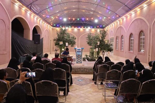 «محفل شهریور شعر» با حضور دانش‌آموزان یزدی