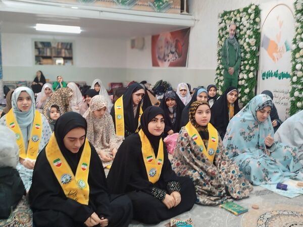 حضور پرشور دانش‌آموزان لرستانی در مراسم اعتکاف 