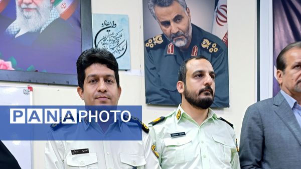 نشست هم‌اندیشی نسل نو با فرماندار شهرستان عنبرآباد