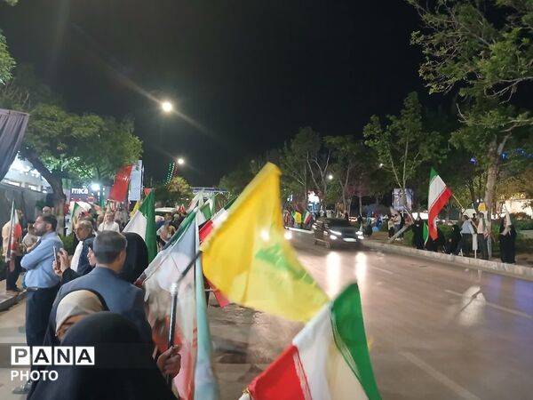 موج حماسه مشهدیان در بلوار احمد آباد 