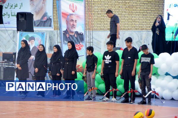 مراسم اختتامیه کلاس‌های اوقات فراغت موسسه امام حسین(ع) در سالن شهدای مدافع حرم