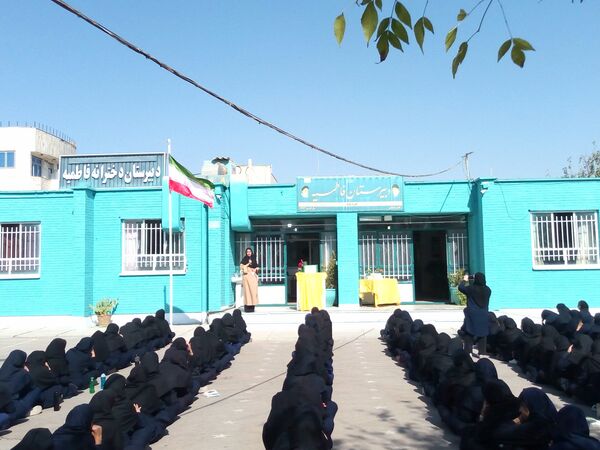 مراسم ولادت حضرت زینب و روز پرستار در دبیرستان فاطمیه