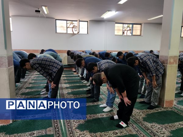 ترویج فرهنگ نماز جماعت در مدارس شهرستان قدس با برنامه "مهر تا مهر "