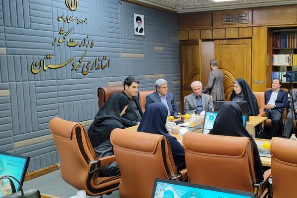 دیدار صمیمی استاندار کردستان با جمعی از دختران نخبه استان