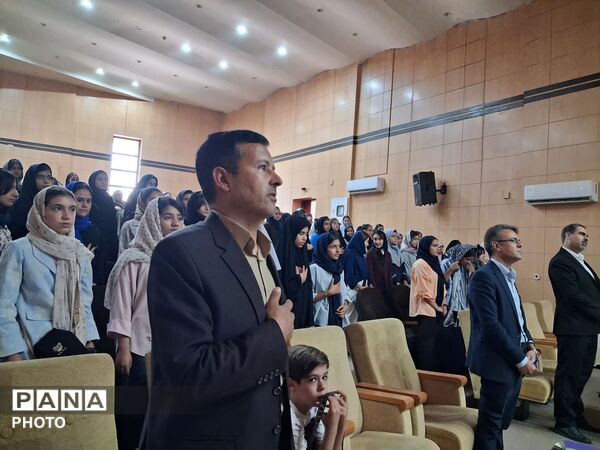همایش مشاوره انگیزشی و آمادگی برای آزمون های مدارس برتر ویژه دانش آموزان پایه هشتم و نهم دبیرستان وکیلی۱۰