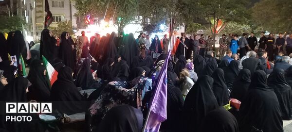 دویست شب ایستادگی پای پرچم در مشهد