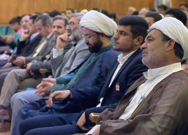 آیین تجلیل از جوانان، امدادگران، داوطلبان و مربیان هلال احمر کاشمر