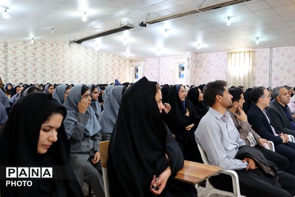 همایش هدایت تحصیلی پایه نهم در شهرستان رشتخوار