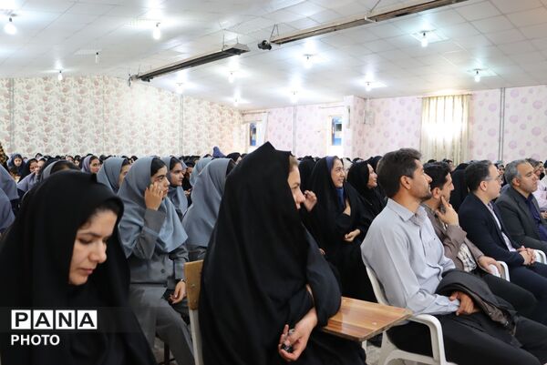 همایش هدایت تحصیلی پایه نهم در شهرستان رشتخوار