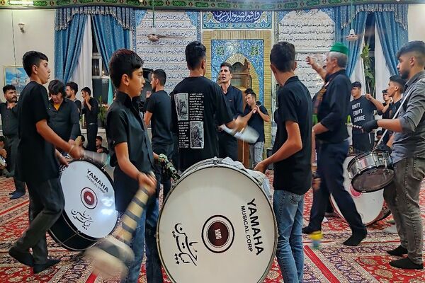 هیئت  زنجیر زنی و عزاداری اباعبدالله الحسین علیه السلام  بار درشب هفتم محرم  