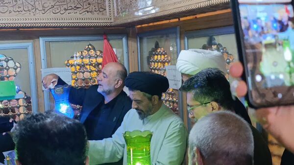 مراسم غبار روبی و زیارت ضریح مطهر سلطانعلی ابن امام محمد باقر (ع) در کربلای ایران 