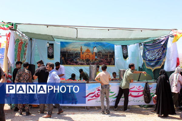 شادپیمایی مردم شهر درق پس از عملیات وعده صادق 3 در روز عید غدیر