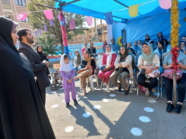 آغاز سال تحصیلی جدید با جشن غنچه‌ها در دبستان شهید باهنر در ملارد