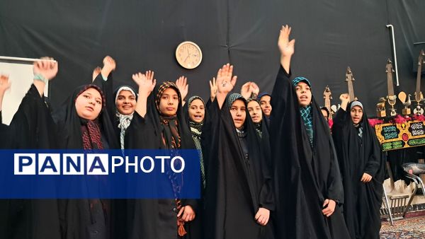 جشن نیمه شعبان در دبیرستان حضرت زینب (س)