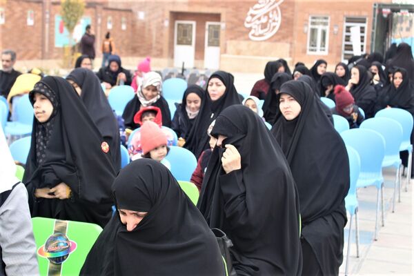 جلوه‌هایی از یادواره شهدا در دبستان استثنایی باغچه‌بان قم