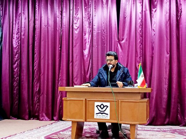 جلسه جهاد تبیین با موضوع بررسی مسائل سیاسی ایران و جهان در کاشمر