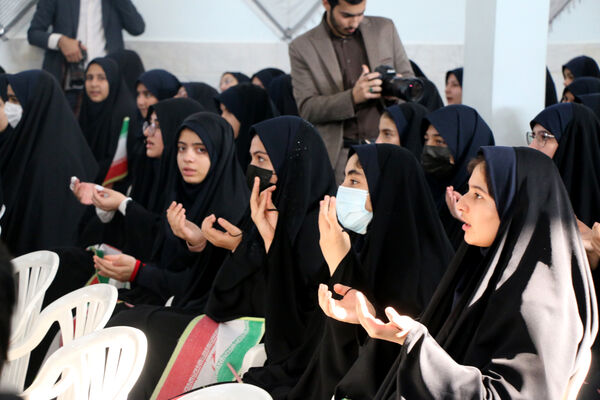 برپایی جشن «حضور تا ظهور» در دبیرستان شهیده حسنی سعدی قم