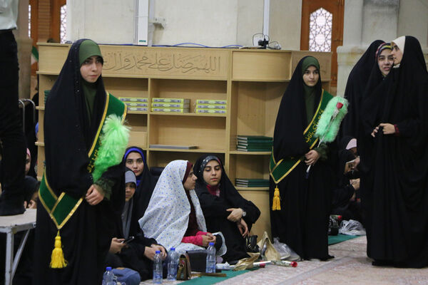 اجتماع عظیم دختران دانشجوی کشور در حرم حضرت معصومه(س)