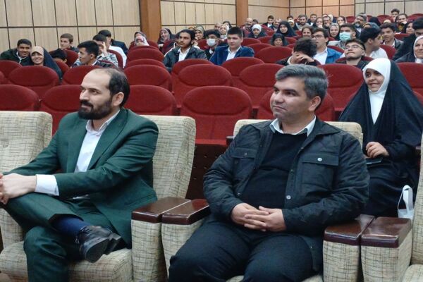 آبین بدرقه ۵۲ دانش‌آموز عمره‌گذار 