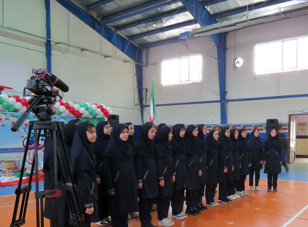  جشن مدرسه ای ایرانمون در دبیرستان شاهد آمنه شهرستان بجنورد 