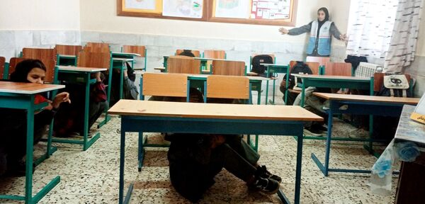 مانور زلزله در دبیرستان حاج مهدی روحانی ارغا