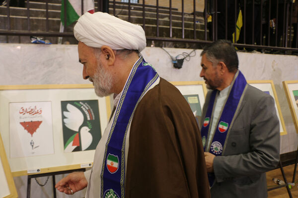 برپایی نمایشگاه تابلو نقاشی‌ دانش‌آموزان قمی با موضوع فلسطین و غزه