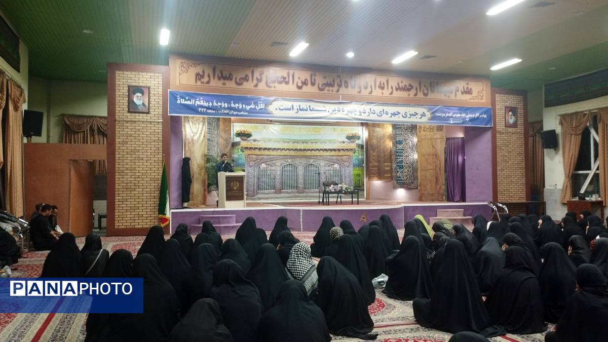 خدمت‌رسانی به زائران توسط اعضای طرح گام‌های عاشقی