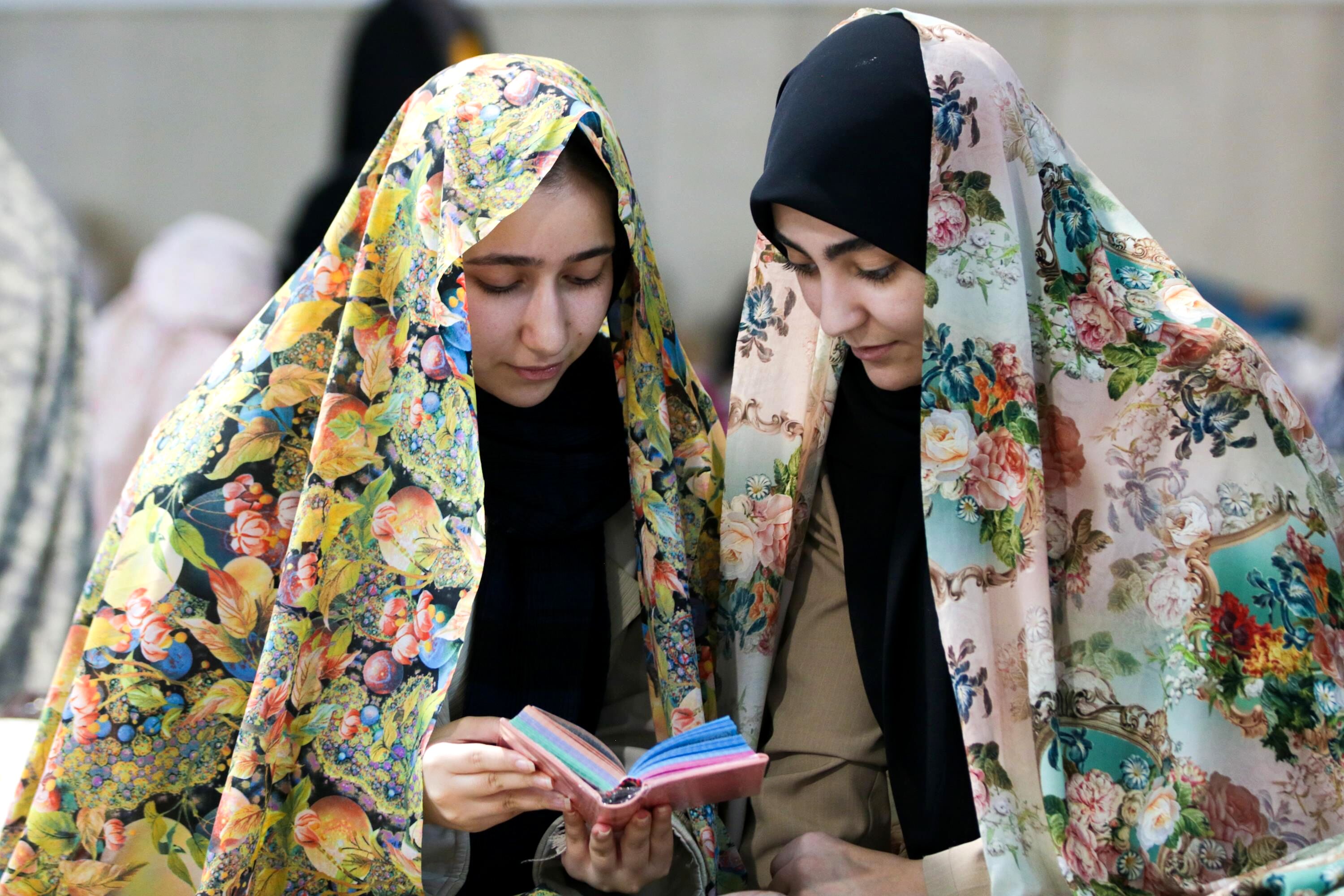 اعتکاف مادر و دختری در مسجد مقدس جمکران