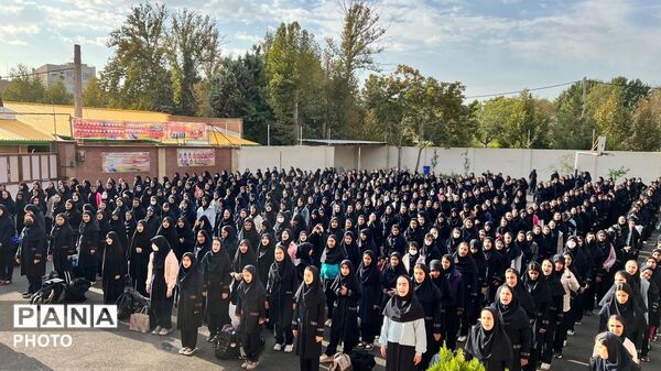 برپایی مراسم هفته نیروی انتظامی در دبیرستان شهید تیمسار فلاحی ناحیه 1 کرج 