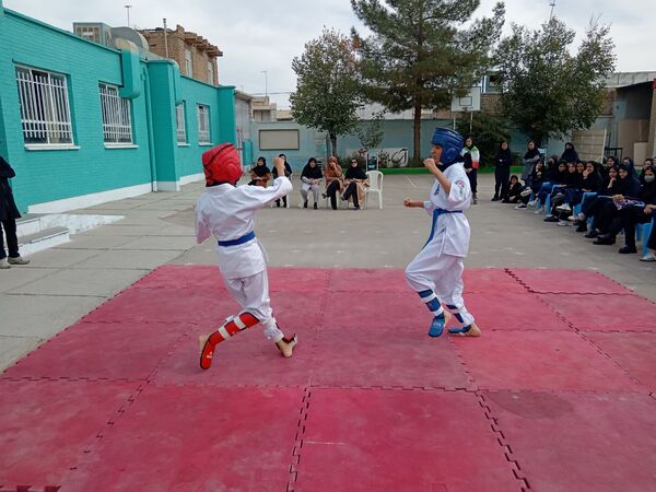 المپیاد‌ ورزشی درون مدرسه ای در دبیرستان فاطمیه