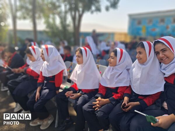طنین زنگ «مهر و ایثار» در دبستان حافظ فرسفج