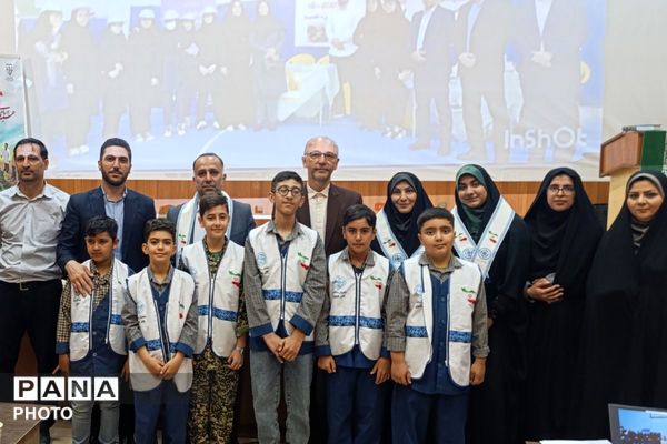  آیین گرامی‌داشت «سلامت و امنیت با سفیران سلامت» در ورامین