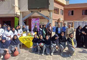 برگزاری نمایشگاه پیمان مهر در دبیرستان آرمیتا مصلی نژاد