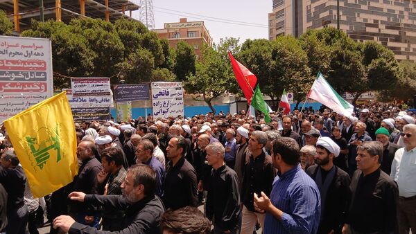 تشییع پیکر مطهر شهید سردار محمد کاظمی و تعدادی از شهدای جنگ تحمیلی در مشهد