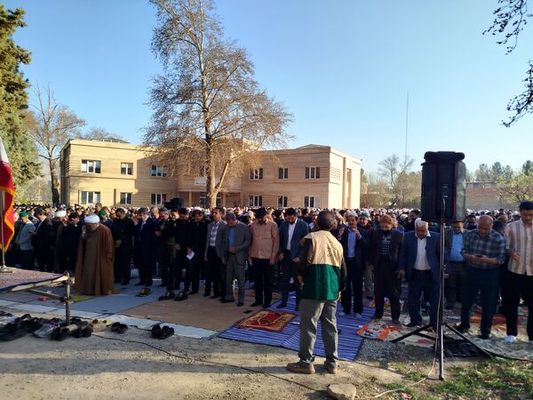 برگزاری نماز عید فطر در باغ ملی آشخانه