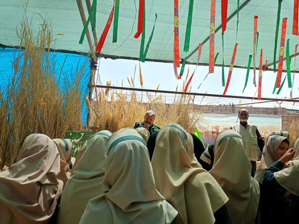 بازدید دانش آموزان دبستان سمیه از کنگره ملی شهید مدرس