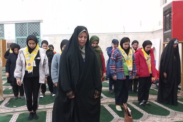 افتتاحیه بخش دوم اردوی تمشک با حضور دانش‌آموزان دختر در اردوگاه شهید محمد منتظری شهریار