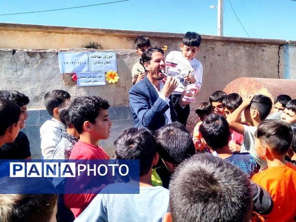 هر دانش‌آموز یک مسواک