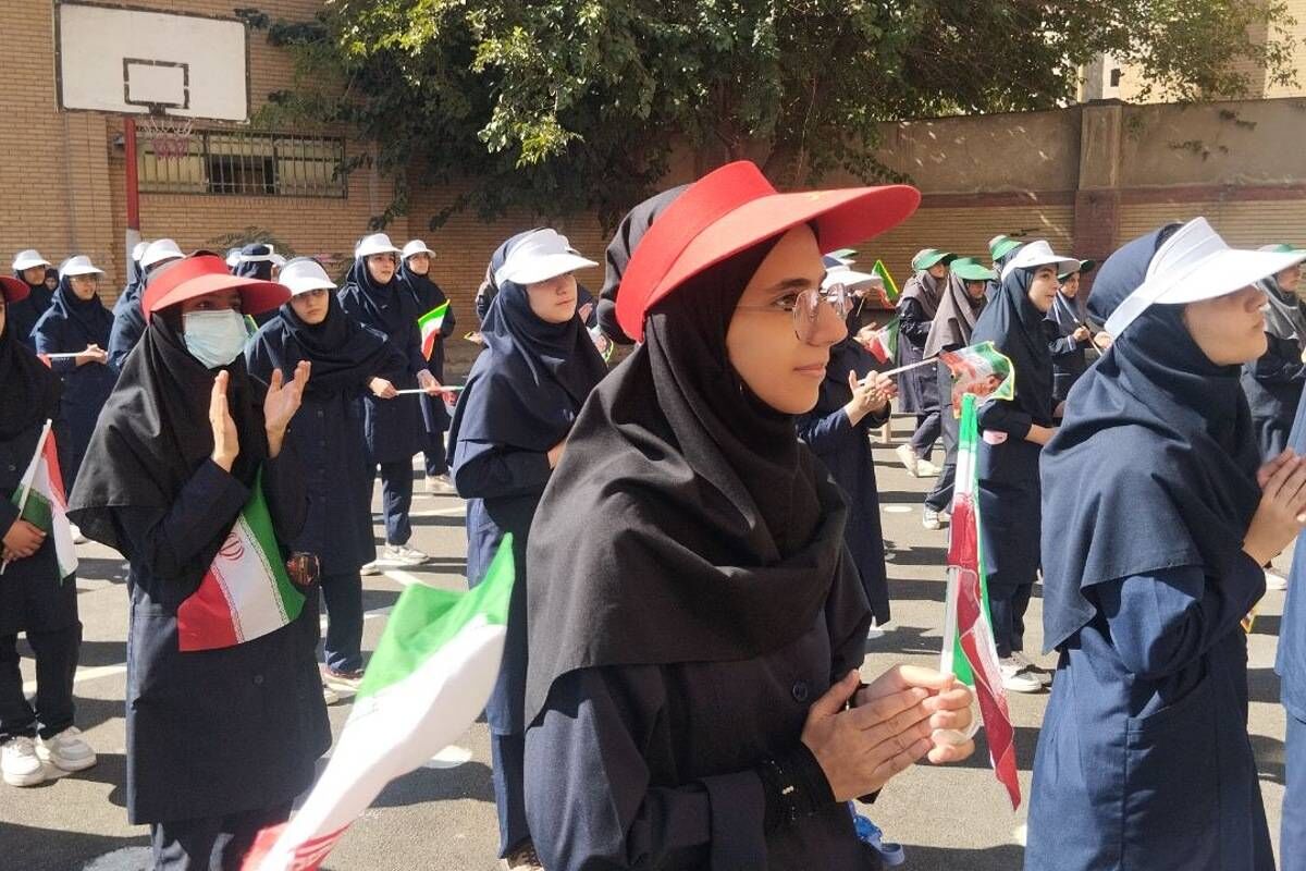 همدل و هم یاور دانش آموز